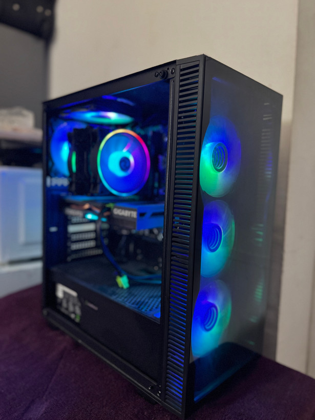 سیستم گیمینگ و توسعه TRIO | پردازنده Intel Core i3‑13100F نسل 13 | گرافیک XFX RX 580 8GB | رم 16GB DDR4 3200MHz دوکاناله | مادربرد ASUS H610 | کیس Talos E2 Elite RGB | حافظه 250GB NVMe SSD + 500GB HDD | کولر UCTECH A700 RGB | مناسب برای بازی و توسعه | آماده نصب ویندوز ۱۱