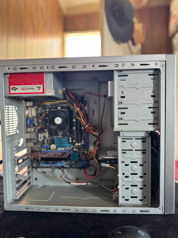 کامپیوتر اقتصادی گیمینگ Class AB | مناسب بازیهای کلاسیک و قدیمی + کاربری سبک و خانگی | AMD Athlon II X2 255 | Radeon HD 5450 1GB | RAM 4GB DDR3 | HDD 160GB | Windows 7 64-bit