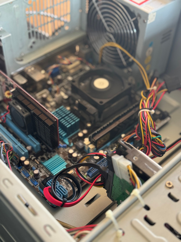 کامپیوتر اقتصادی گیمینگ Class AB | مناسب بازیهای کلاسیک و قدیمی + کاربری سبک و خانگی | AMD Athlon II X2 255 | Radeon HD 5450 1GB | RAM 4GB DDR3 | HDD 160GB | Windows 7 64-bit
