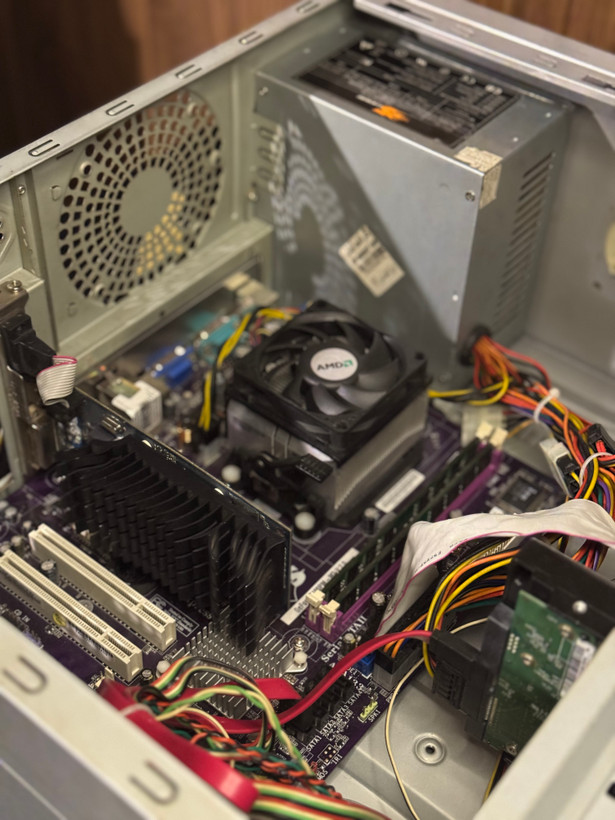 کامپیوتر اقتصادی گیمینگ Class AC | سیستم AMD + NVIDIA اورهال و بازسازیشده | قطعات کارکرده | مناسب بازیهای کلاسیک و قدیمی + کاربری سبک و خانگی | AMD Athlon X2 7450 | ASUS GeForce GT 210 | RAM 4GB Kingston DDR2 | HDD Western Digital Blue 160GB