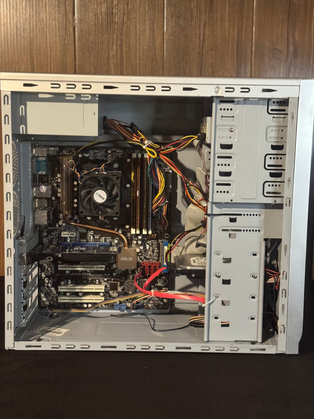 کامپیوتر اقتصادی گیمینگ Class AD | سیستم AMD + NVIDIA اورهال و بازسازیشده | قطعات کارکرده | مناسب بازیهای کلاسیک و قدیمی + Retro Gaming و کاربری سبک | AMD Athlon 64 3500+ | NVIDIA GeForce GT 210 | HDD Maxtor 160GB | Windows 7